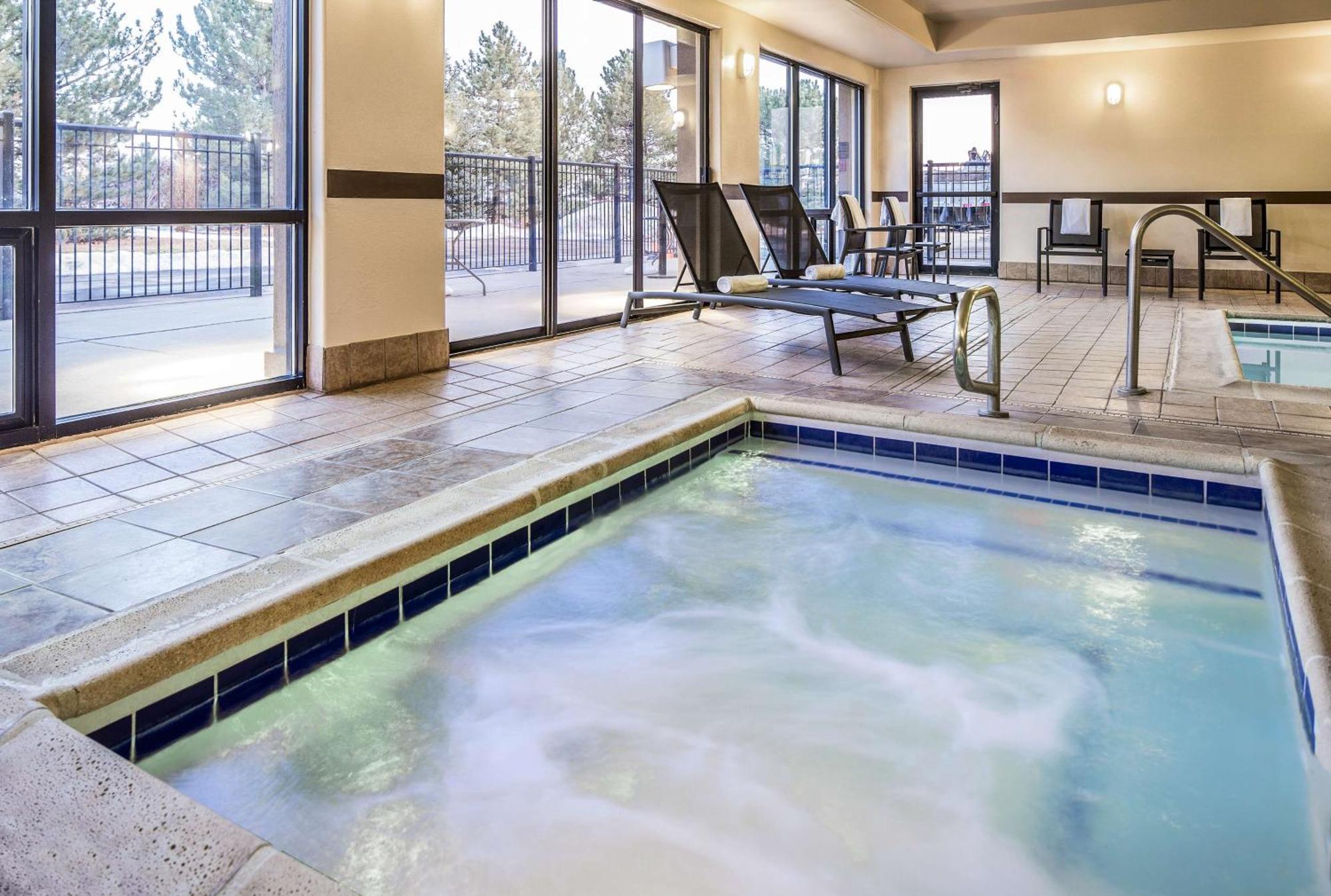 Hampton Inn Boulder/Луісвілл Екстер'єр фото