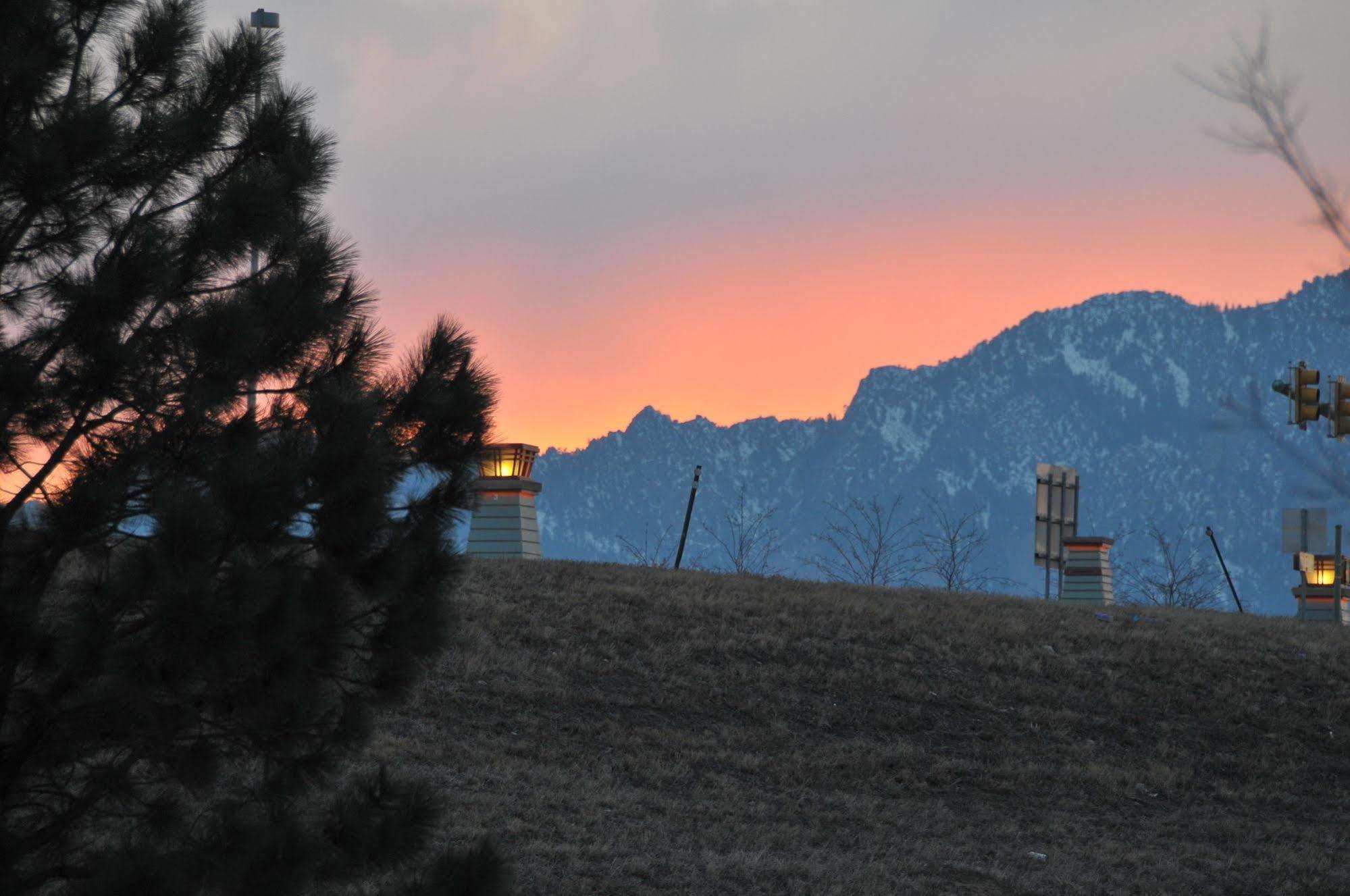 Hampton Inn Boulder/Луісвілл Екстер'єр фото